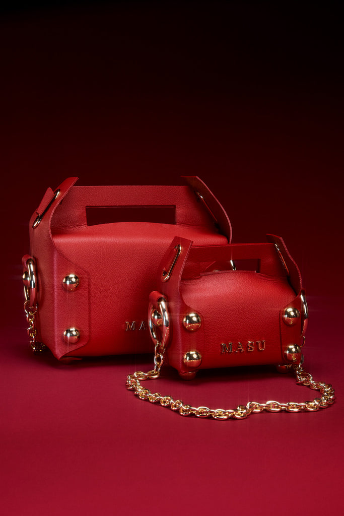 LEATHER CAKE BAG PETIT - HOLY RED / M25X1OJ001-MASU Official Online Store