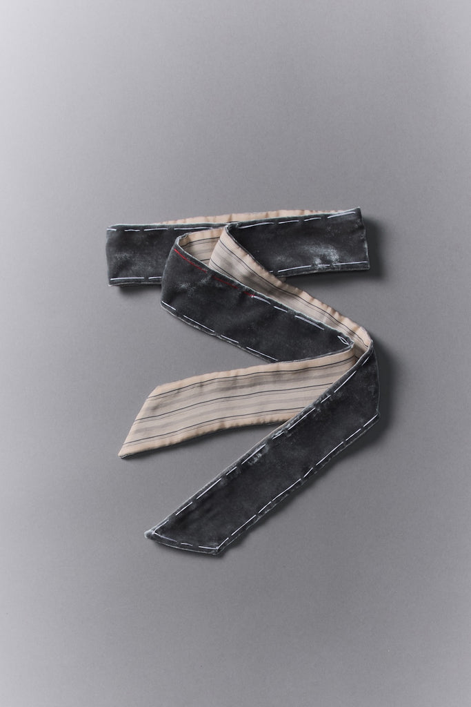 UNEVEN VELVET SCARF - CHARCOAL / M26U6OJ002-MASU Official Online Store