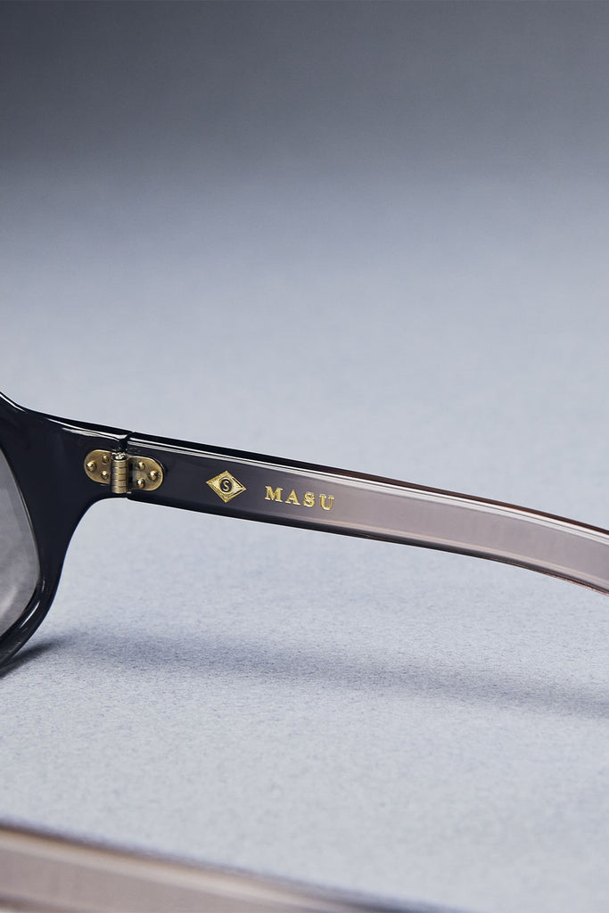 "RHINOCEROS" SUNGLASSES - TWILIGHT / M25X9OJ003-MASU Official Online Store