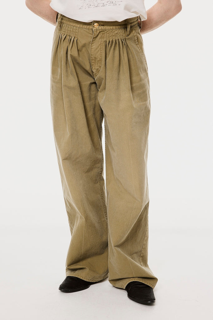 ACCORDION TUCK WORK PANTS - OLIVE / M26H9PL008-MASU Official Online Store