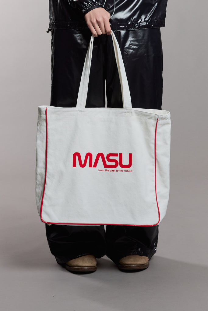 EXPLORER TOTE BAG - WHITE / M25F9OJ009-MASU Official Online Store