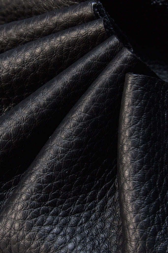 WHIP POUCH - NOIR / M26H9OJ015-MASU Official Online Store