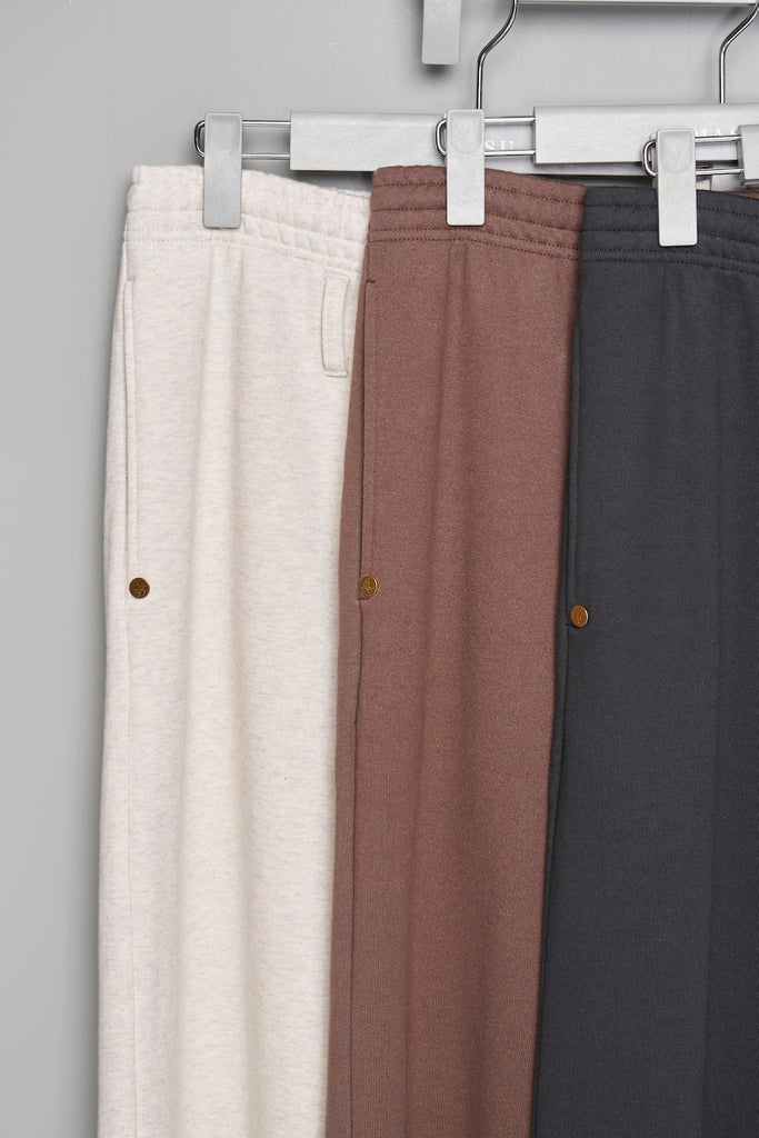 MB SWEAT PANTS - OATMEAL / B26H9PL007-MASU Official Online Store