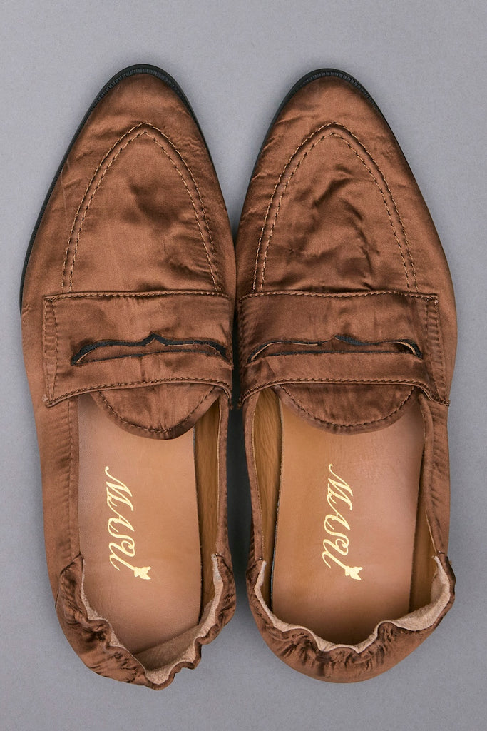 SILK SATIN SLIP-ON SHOES - BROWN / M26H9OJ012-MASU Official Online Store