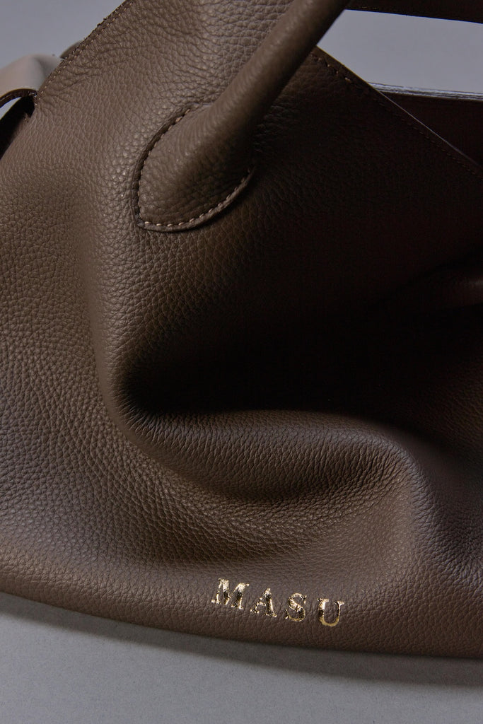 TRUFFE DAILY BAG - MOKA / M26H9OJ017-MASU Official Online Store
