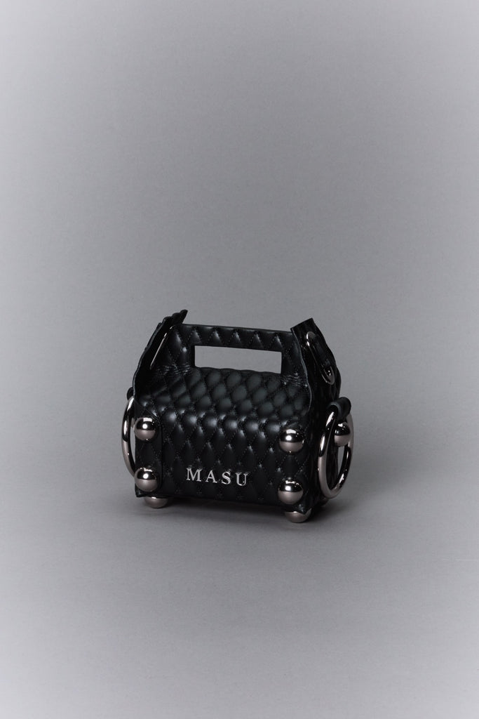 LEATHER CAKE BAG PETIT - BLACK / M25F9OJ007-MASU Official Online Store