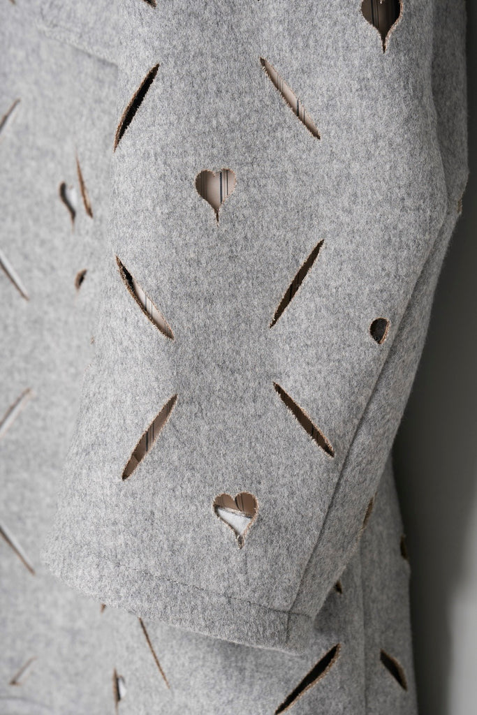 HEART HOLE PEA COAT - GRAY / M26H9CT001-MASU Official Online Store